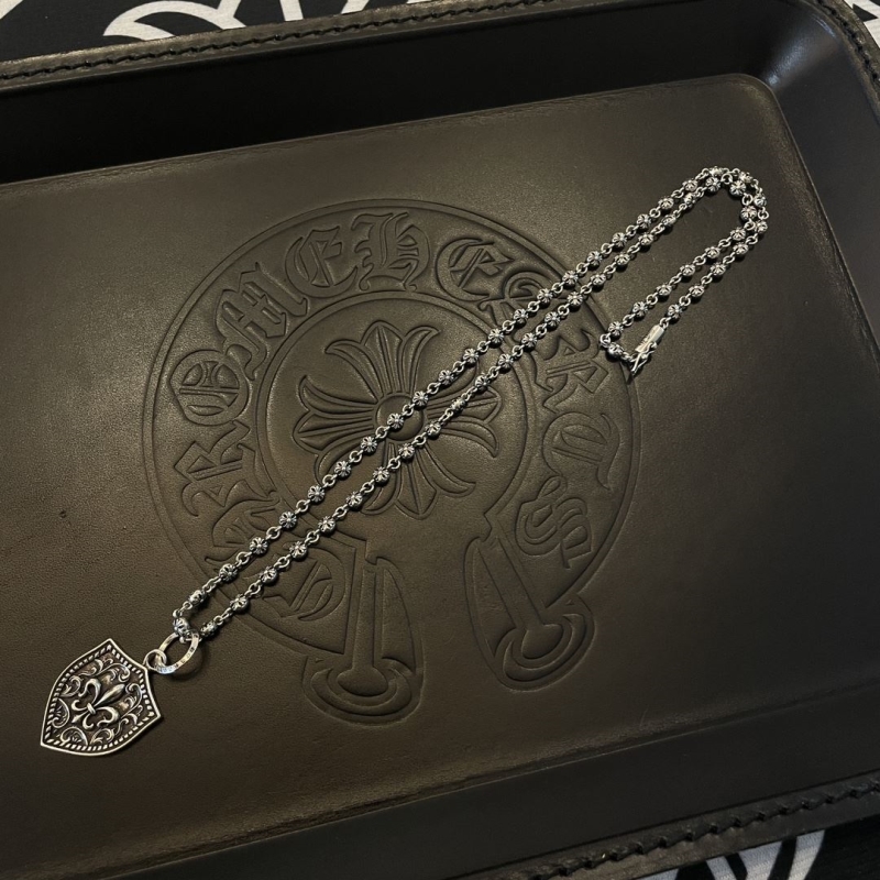 Ch**me He**ts necklaces
